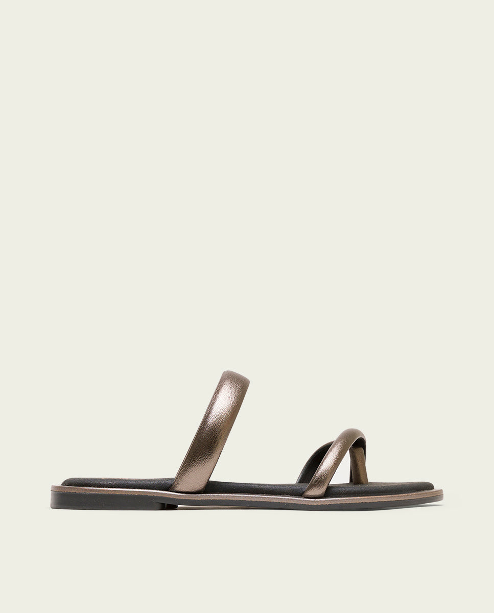 SANDALE THONG PLATE CUIR PLOMBÉ CAMILA