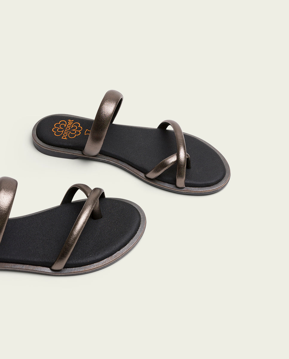 SANDALE THONG PLATE CUIR PLOMBÉ CAMILA