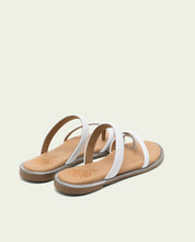 SANDALES ESCLAVES PLATES EN CUIR CAMILA PLOMB
