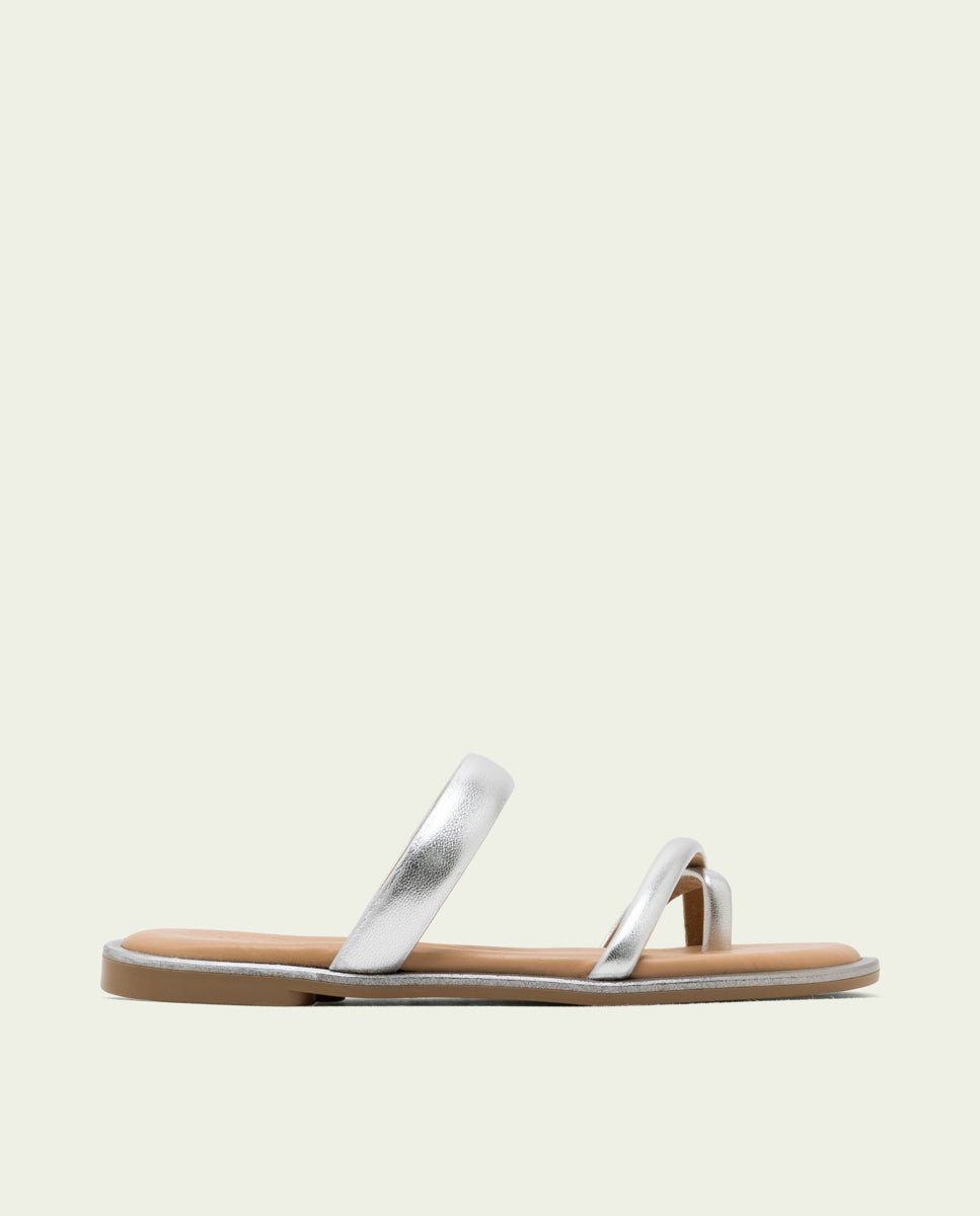 SANDALES ESCLAVES PLATES EN CUIR CAMILA ARGENT