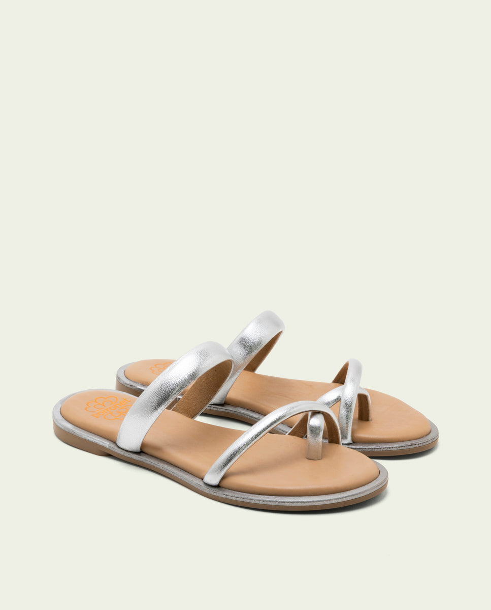 SANDALES ESCLAVES PLATES EN CUIR CAMILA ARGENT