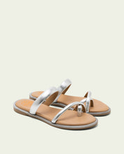 SANDALES ESCLAVES PLATES EN CUIR CAMILA ARGENT