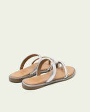 SANDALES ESCLAVES PLATES EN CUIR CAMILA ARGENT