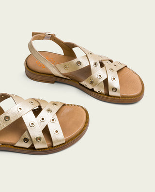 SANDALE PLATE EN CUIR CLOUTÉS DORÉ MÓNICA