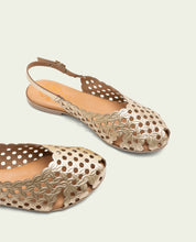 SANDALES PLATES EN CUIR AGATE OR