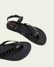 SANDALES PLATES EN CUIR À CLOUS ALESSANDRA NOIR