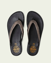SANDALE À ORTEAUX EN CUIR AMBRE PLOMB