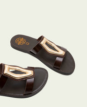 SANDALES PLATES EN CUIR AVEC ORNEMENT ALEIDA MOKA