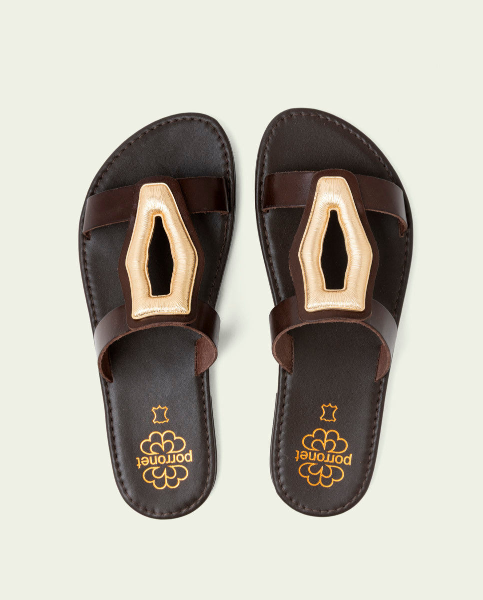 SANDALES PLATES EN CUIR AVEC ORNEMENT ALEIDA MOKA
