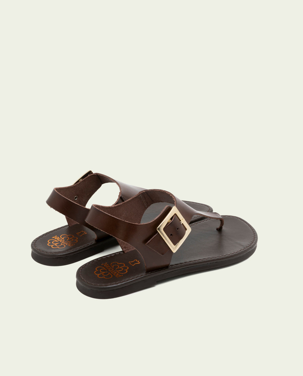 SANDALE PLATE EN CUIR ESCLAVE BOUCLE ANA MOKA