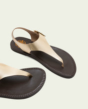 SANDALE PLATE EN CUIR ESCLAVE BOUCLE ANA OR