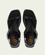 SANDALES PLATES EN CUIR AVEC BOUCLE BERTA NOIR