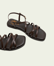 SANDALES PLATES EN CUIR BONNIE MOKA