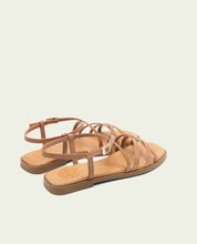 SANDALES PLATES EN CUIR BONNIE TAUPE