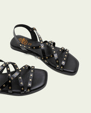 SANDALES PLATES EN CUIR À BRIDES ET CLOUS BLAIR NOIR