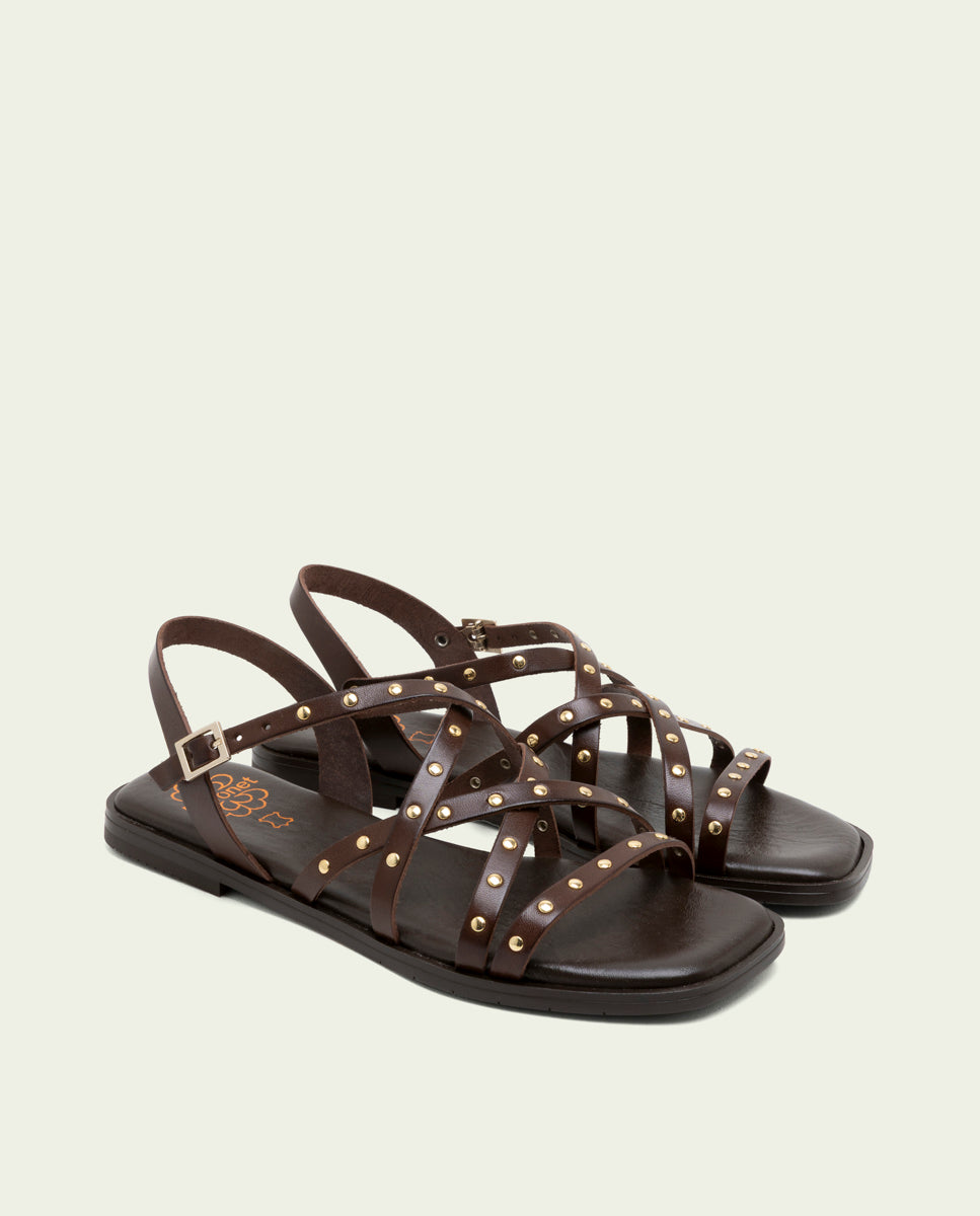 SANDALES PLATES EN CUIR À BRIDES ET CLOUS BLAIR MOKA