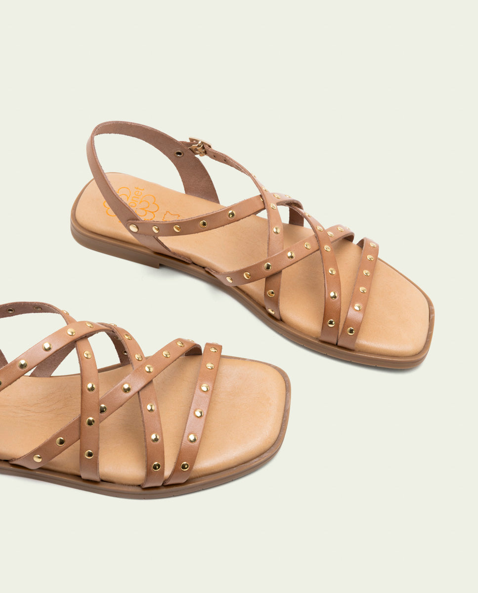 SANDALES PLATES EN CUIR À BRIDES ET CLOUS BLAIR TAUPE