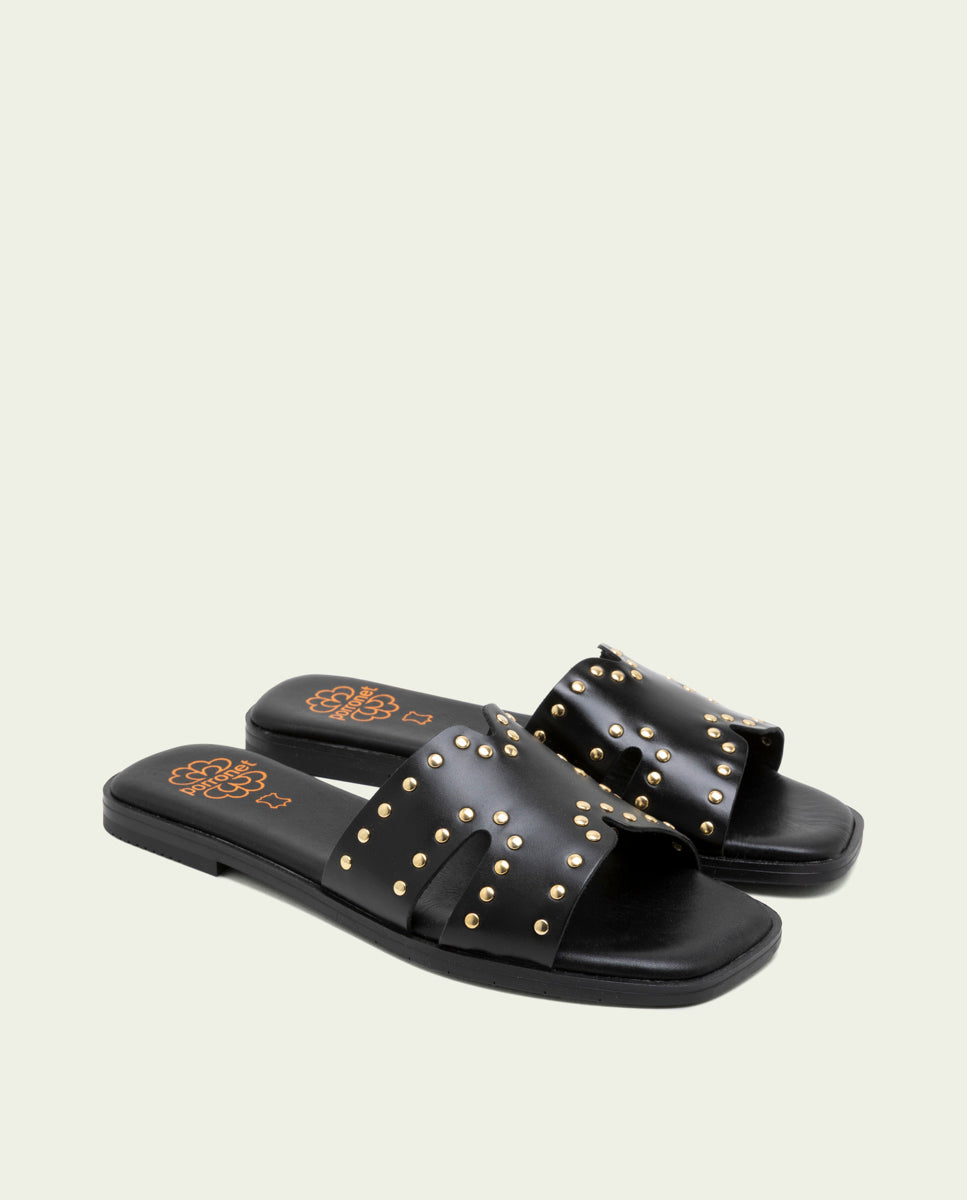SANDALES PLATES EN CUIR AVEC CLOUS BECCA NOIR