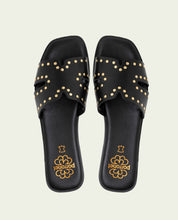 SANDALES PLATES EN CUIR AVEC CLOUS BECCA NOIR