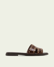 SANDALES PLATES EN CUIR AVEC CLOUS BECCA OR