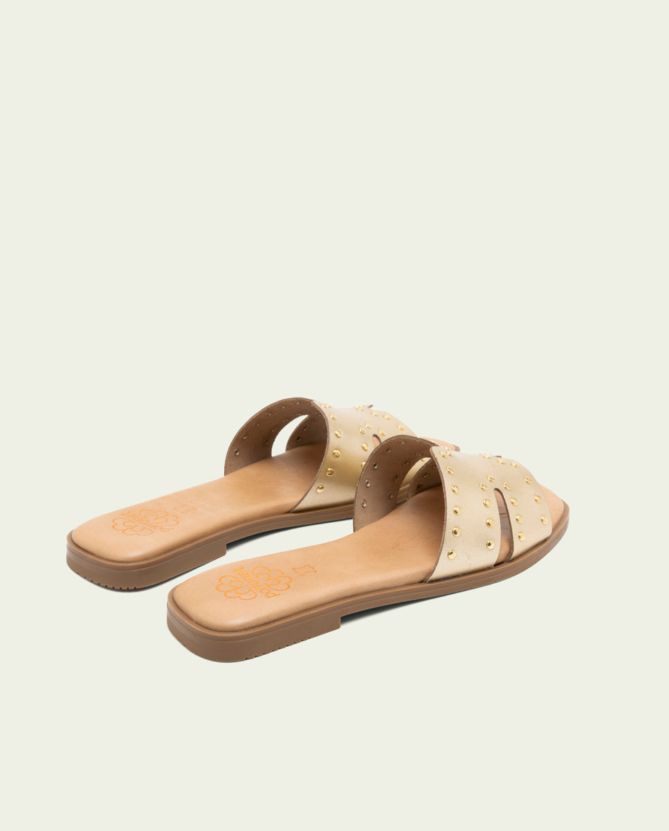 SANDALES PLATES EN CUIR AVEC CLOUS BECCA OR