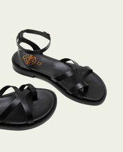 SANDALES PLATES ESCLAVE EN CUIR CECILIA NOIR
