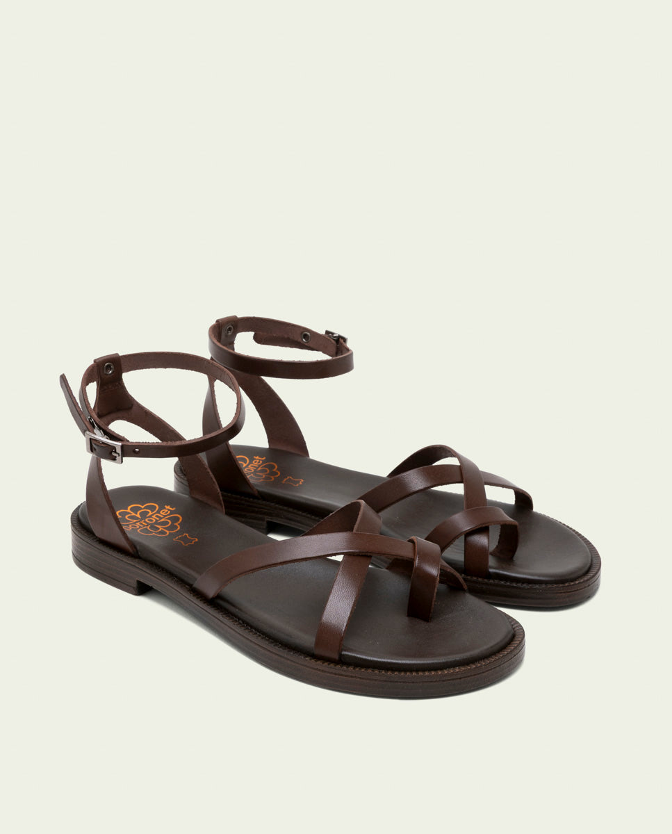 SANDALES PLATES ESCLAVE EN CUIR CECILIA MOKA