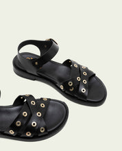SANDALES PLATES EN CUIR À CLOUS CLAUDIA NOIR