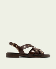 SANDALES PLATES EN CUIR À CLOUS CHLOE MOKA