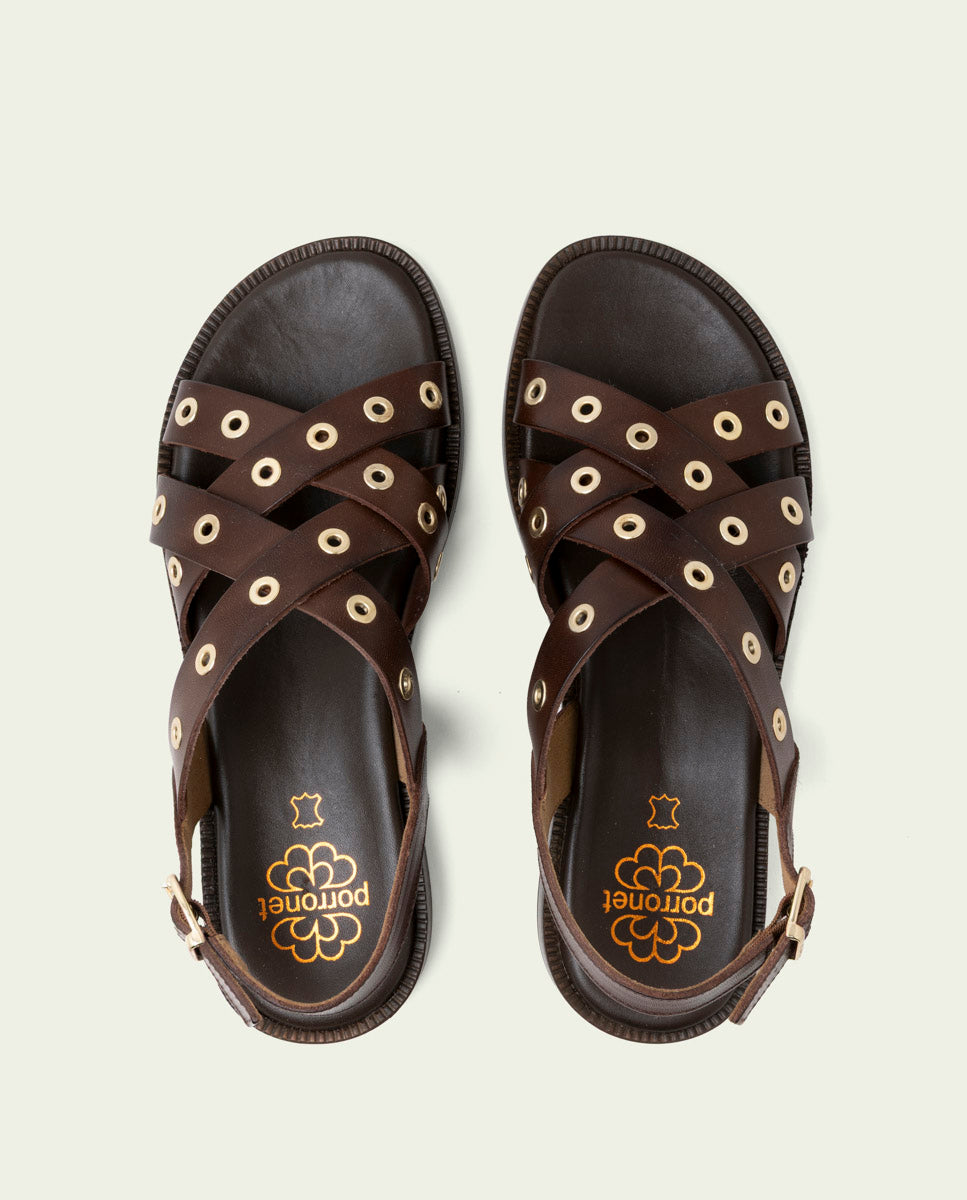 SANDALES PLATES EN CUIR À CLOUS CHLOE MOKA