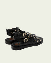 SANDALES PLATES EN CUIR À CLOUS CHLOE NOIR