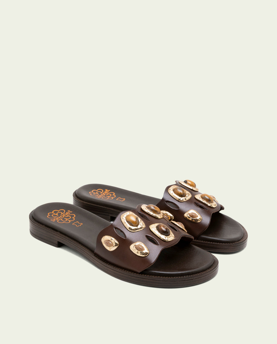 SANDALES PLATES EN CUIR À BRIDES CLARES MOKA