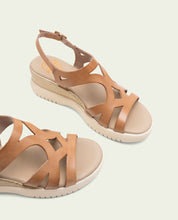 SANDALES À TALONS COMPENSÉS EN CUIR ESTELA TAUPE