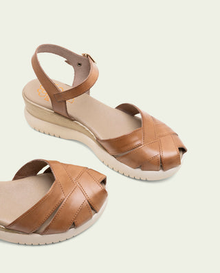 SANDALES À TALONS COMPENSÉS EN CUIR EMILIA TAUPE