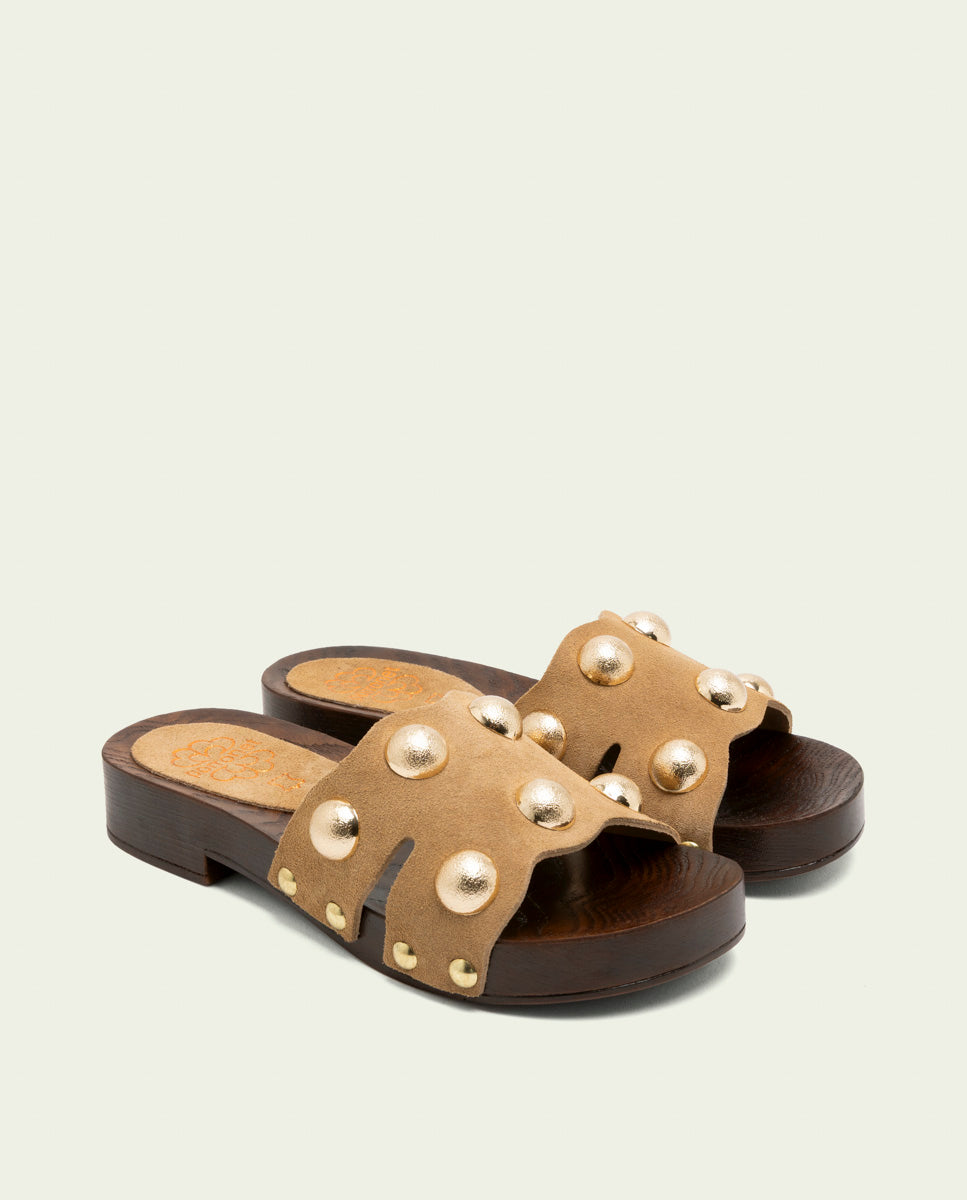 SANDALE À TALON EN CUIR CLOUTÉS GIANNA CAMEL