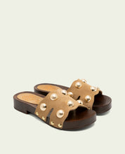 SANDALE À TALON EN CUIR CLOUTÉS GIANNA CAMEL