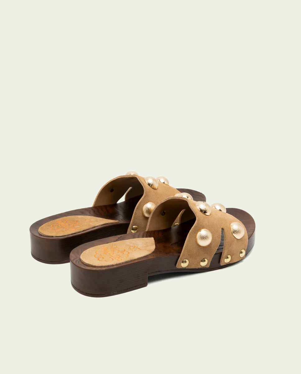 SANDALE À TALON EN CUIR CLOUTÉS GIANNA CAMEL