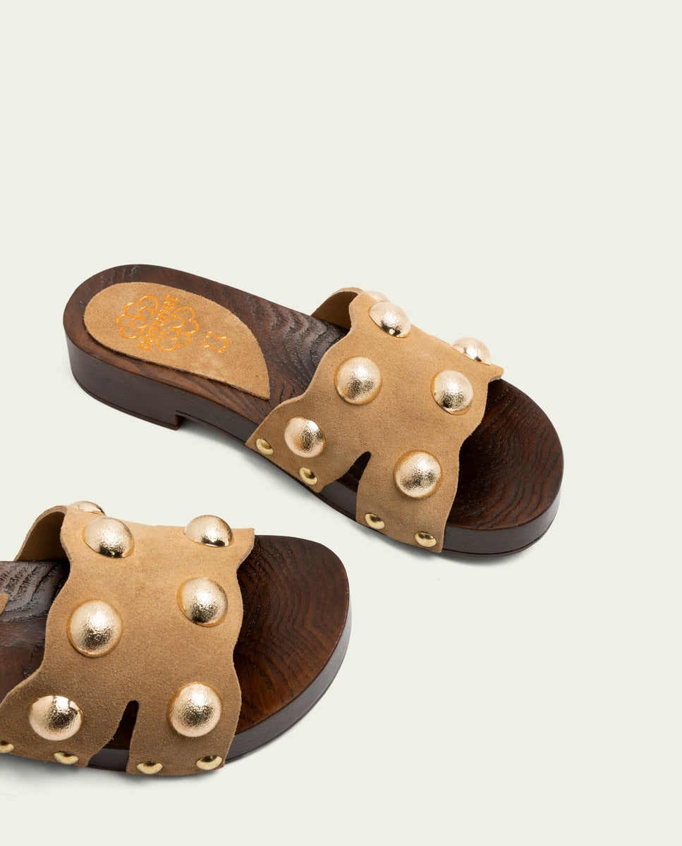 SANDALE À TALON EN CUIR CLOUTÉS GIANNA CAMEL