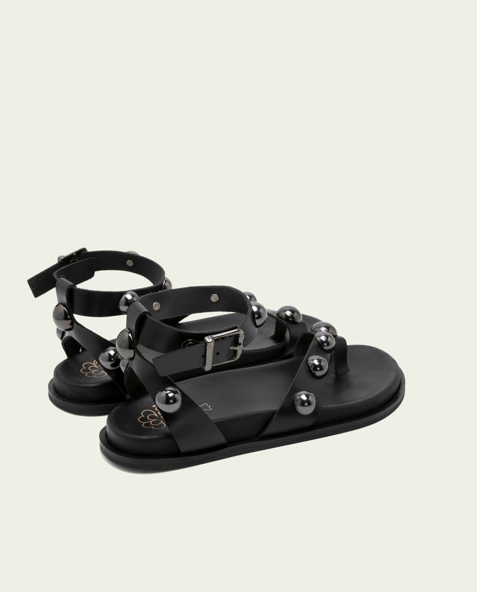 SANDALE PLATE EN CUIR CLOUS HOLLY NOIR