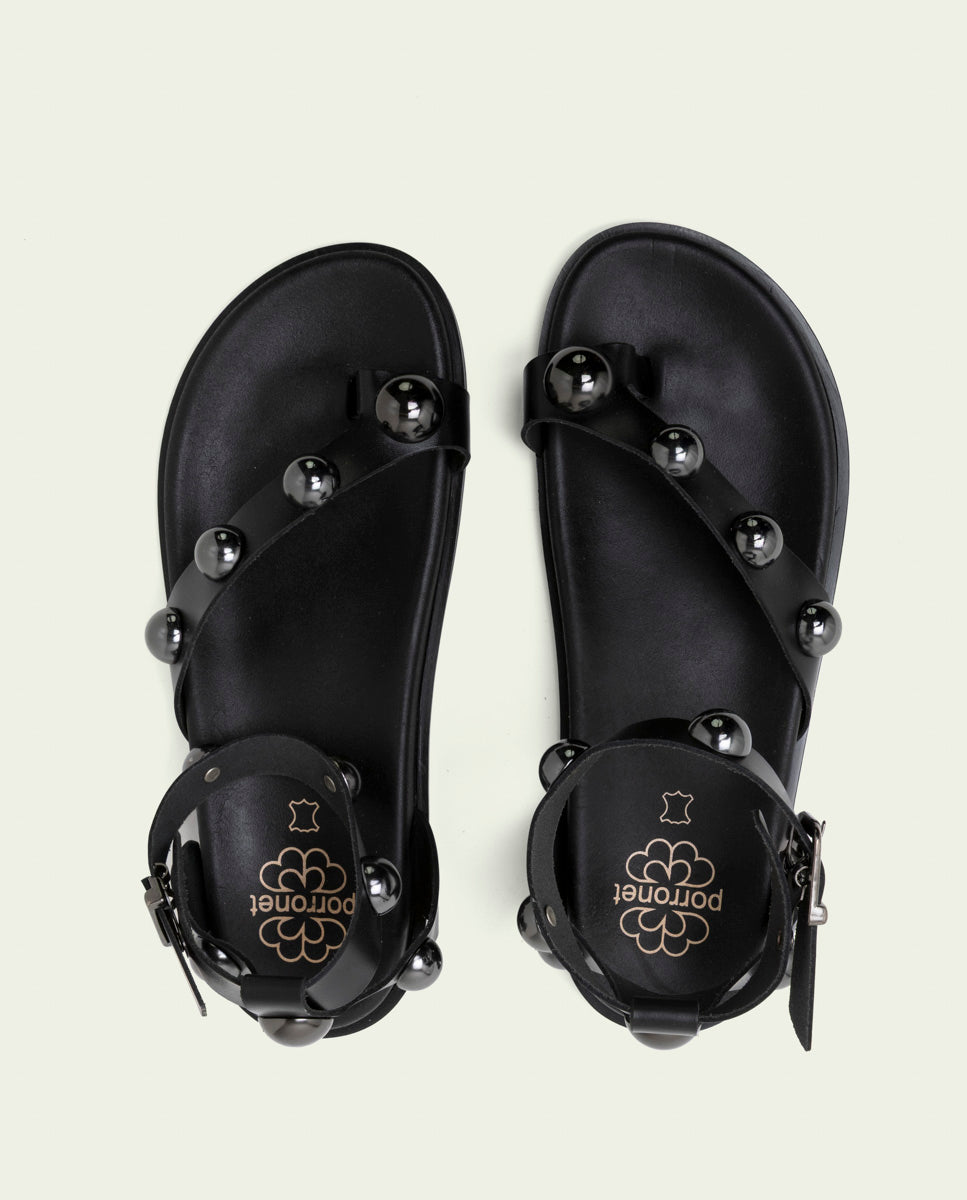 SANDALE PLATE EN CUIR CLOUS HOLLY NOIR