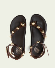 SANDALE PLATE EN CUIR CLOUS HOLLY MOKA