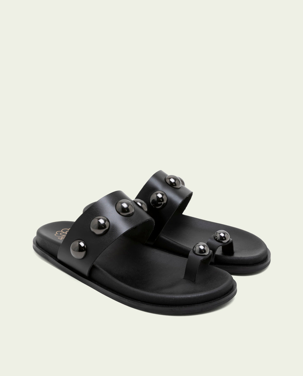 SANDALE PLATE EN CUIR HADID NOIR