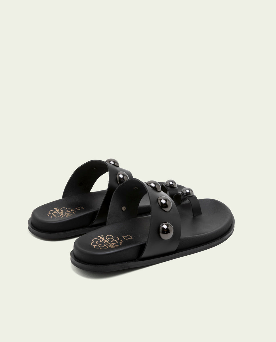 SANDALE PLATE EN CUIR HADID NOIR