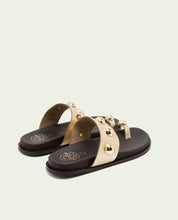 SANDALE PLATE EN CUIR HADID CLOUS OR