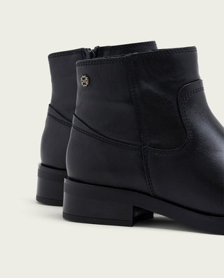 BOTTINES EN CUIR NOIR AVEC FERMENTEUR ÉCLAIR EINES