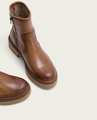 BOTTINES EN CUIR TAUPE AVEC FERMENTURE ÉCLAIR FIALA