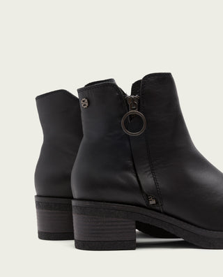 BOTTINES EN CUIR NOIR AVEC FERMETURE ÉCLAIR GINGER