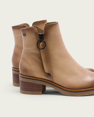 BOTTINES EN CUIR CAMEL AVEC FERMETURE ÉCLAIR GINGER