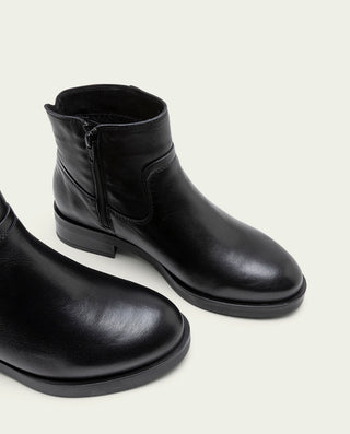 BOTTINES EN CUIR NOIRS AVEC FERMETURE ÉCLAIR BÁRBARA