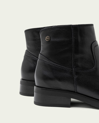 BOTTINES EN CUIR NOIRS AVEC FERMETURE ÉCLAIR BÁRBARA